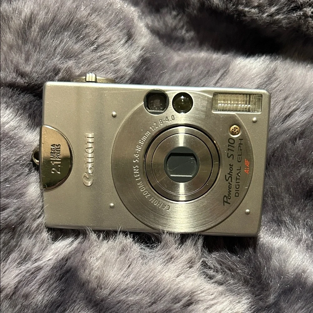Canon PowerShot S110 in Metallic Silver
